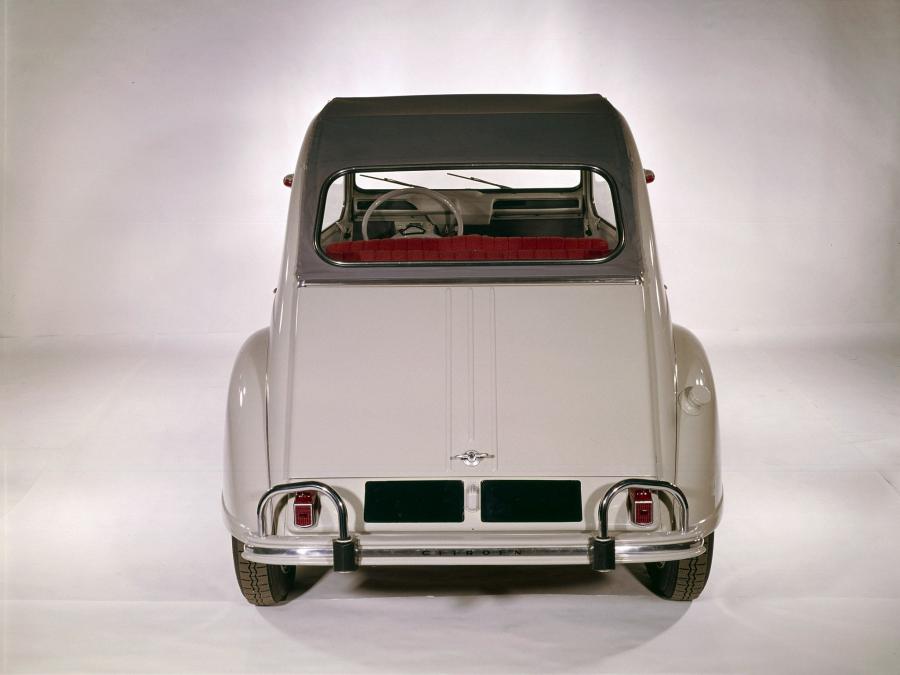  Citroen 2CV 1960 года  (фото 6 из 12)
